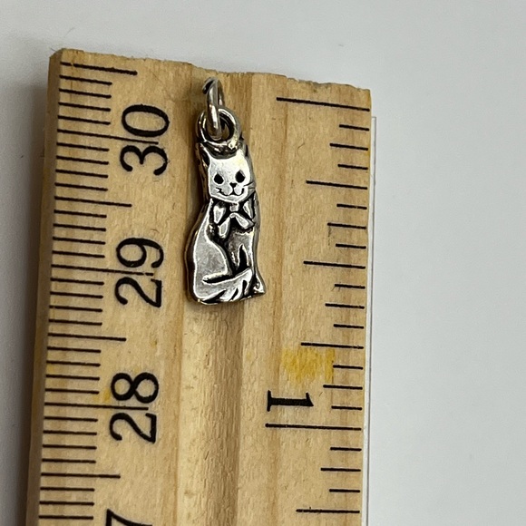Rare Tiny vintage cat kitten Sterling silver flat charm pendant - Picture 5 of 5
